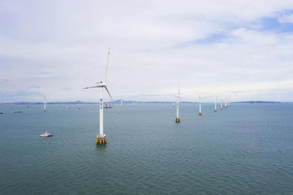В КНР произвели крупнейший в мире ветрогенератор для морской станции